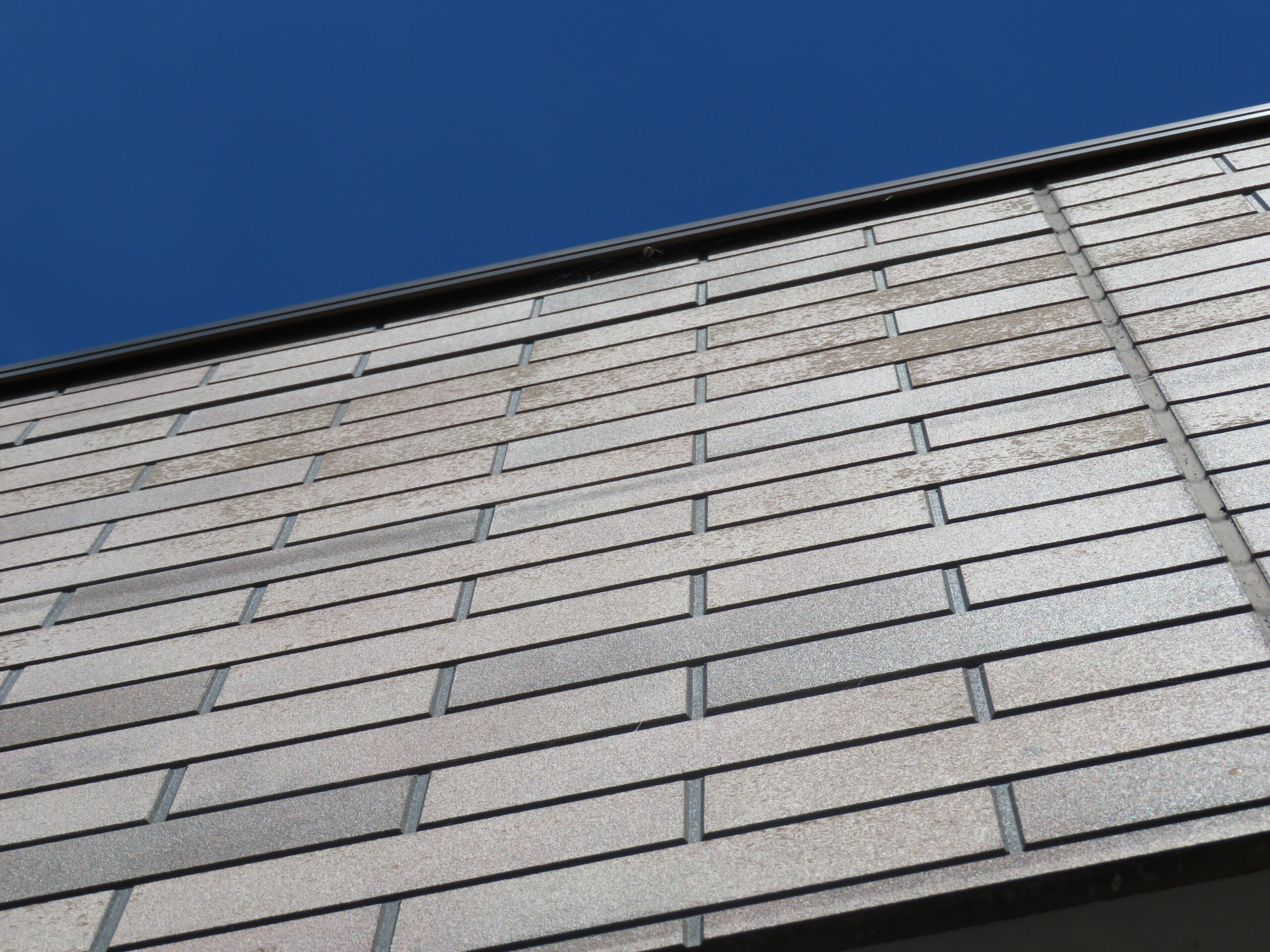 クリヤー塗装と通常塗装の違いとは？坂戸市の外壁塗装業者が比較解説